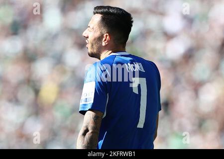 Dwight McNeil von Everton schaut während des Sydney Super Cup Spiels Celtic gegen Everton im Accor Stadium, Sydney, Australien, auf. 20.. November 2022. (Foto von Patrick Hoelscher/News Images) in Sydney, Australien am 11/20/2022. (Foto von Patrick Hoelscher/News Images/Sipa USA) Quelle: SIPA USA/Alamy Live News Stockfoto