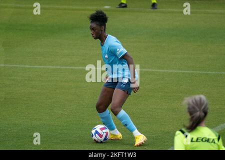 Adelaide, Australien. 20.. November 2022. Adelaide, South Australia, November 20. 2022: Prinzessin Ibini-ISEI (20 Sydney FC) dribbelt beim Liberty A-League-Spiel zwischen Adelaide United und dem Sydney FC im ServiceFM Stadium in Adelaide, Australien, mit dem Ball. (NOE Llamas/SPP) Quelle: SPP Sport Press Photo. /Alamy Live News Stockfoto