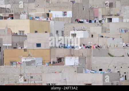 Häuser und Wohnungen der ärmeren Bevölkerung, Siedlung außerhalb Fes, Marokko, Afrika Stockfoto