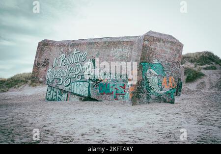 Alte Betonbunker von WW2 am Dünkirchen Strand Stockfoto