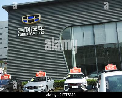 YICHANG, CHINA - 19. NOVEMBER 2022 - Geely Auto in Yichang, Provinz Hubei, China, 19. November 2022. Stockfoto