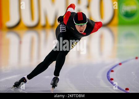 HEERENVEEN, NIEDERLANDE - 20. NOVEMBER: Ziwen Lian aus China tritt während der Speedskating World Cup 2 in Thialf am 20. November 2022 in Heerenveen, Niederlande, in der Männer-B-Gruppe 1500m an (Foto: Andre Weening/Orange Picles) Stockfoto