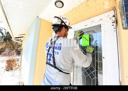 Sanibel Island, FL, USA--10/06/2022-- die FEMA-Teams für städtische Such- und Rettungsdienste führen zusätzliche Suchanfragen in Gebieten durch, die von dem von dem US-amerikanischen Projekt „Ian“ betroffenen“ betroffen sind. Jocelyn Augustino/FEMA Stockfoto