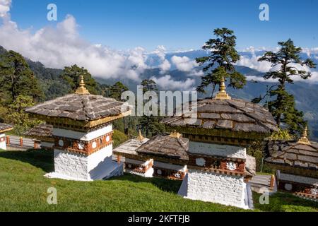 Dochula Pass Stupas in Bhutan Stockfoto