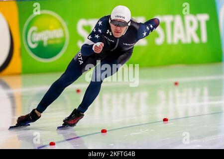 HEERENVEEN, NIEDERLANDE - 20. NOVEMBER: Casey Dawson aus den USA tritt während der Speedskating World Cup 2 in Thialf am 20. November 2022 in Heerenveen, Niederlande, in der Männer-B-Gruppe 1500m an (Foto: Andre Weening/Orange Picles) Stockfoto