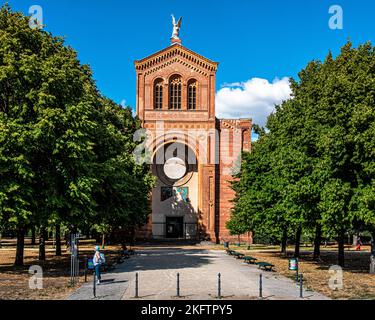 Berlin-Mitte. St. Michael Kirche. Sankt-Michael-Kirche, römisch-katholische Kirche am Michaelkirchplatz. Gebäudehülle. Historische denkmalgeschützte Stockfoto