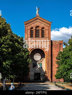 Berlin-Mitte. St. Michael Kirche. Sankt-Michael-Kirche, römisch-katholische Kirche am Michaelkirchplatz. Gebäudehülle. Historische denkmalgeschützte Stockfoto