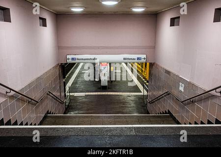 U-Bahn U-Bahn-Station Heinrich-Heine-Straße U-Bahn Station der Linie U8, Mitte, Berlin der Bahnhof wurde vom Architekten Alfred Grenander entworfen Stockfoto