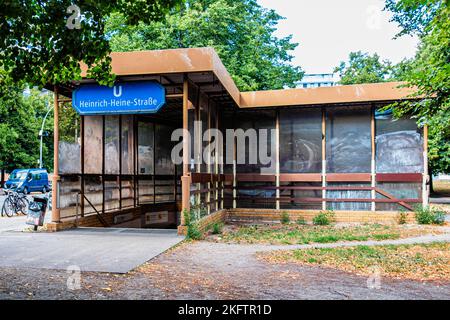 U-Bahn U-Bahn-Station Heinrich-Heine-Straße U-Bahn Station der Linie U8, Mitte, Berlin der Bahnhof wurde vom Architekten Alfred Grenander entworfen Stockfoto