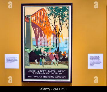 Alte Bahnposter der Forth Rail Bridge National Museum of Scotland, Chambers St, Edinburgh EH1 1JF Stockfoto