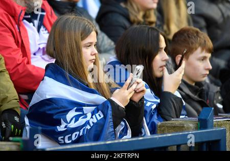 Edinburgh, Schottland, 19.. November 2022. Schottland-Fans beim Spiel der Autumn Nation Series im Murrayfield Stadium, Edinburgh. Bildnachweis sollte lauten: Neil Hanna / Sportimage Stockfoto