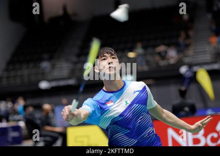 SYDNEY, AUSTRALIEN - 18. NOVEMBER: Kean Yew Loh aus Singapur in Aktion beim Herren-Einzelspiel zwischen China und Singapur am 18. November 2022 im Quaycenter in Sydney, Australien Stockfoto