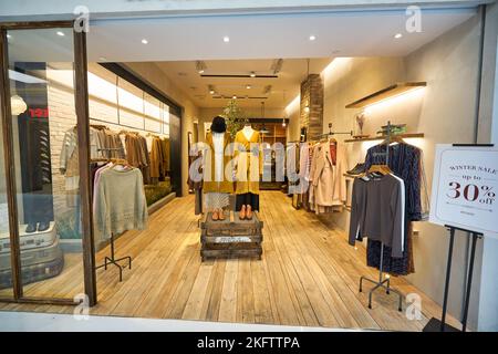 HONGKONG, CHINA - CA. DEZEMBER 2019: Boutique in Hongkong Stockfoto