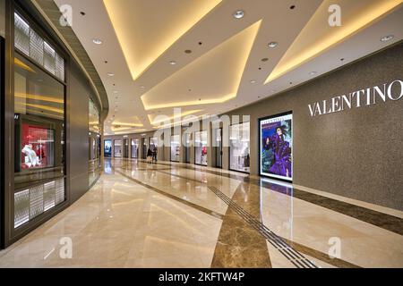 HONGKONG, CHINA - CA. DEZEMBER 2019: Valentino-Laden in Hongkong Stockfoto