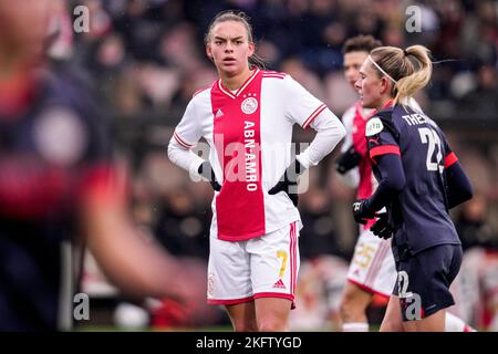 DUIVENDRECHT, NIEDERLANDE - 20. NOVEMBER: Romee Leuchter von Ajax während des niederländischen Azerion Womens Eredivisie-Spiels zwischen Ajax und PSV Eindhoven am 20. November 2022 in De Toekomst in Duivendrecht, Niederlande (Foto: Patrick Goosen/Orange Picches) Stockfoto