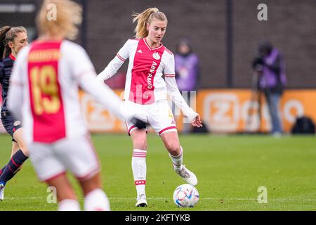 DUIVENDRECHT, NIEDERLANDE - 20. NOVEMBER: Lisa Doorn von Ajax während des niederländischen Azerion Womens Eredivisie-Spiels zwischen Ajax und PSV Eindhoven am 20. November 2022 in De Toekomst in Duivendrecht, Niederlande (Foto: Patrick Goosen/Orange Picts) Stockfoto