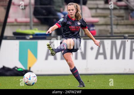 DUIVENDRECHT, NIEDERLANDE - 20. NOVEMBER: Während des niederländischen Azerion Womens Eredivisie-Spiels zwischen Ajax und PSV Eindhoven am 20. November 2022 in De Toekomst in Duivendrecht, Niederlande (Foto: Patrick Goosen/Orange Picts) Stockfoto