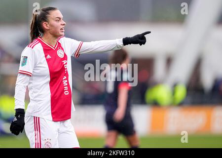 DUIVENDRECHT, NIEDERLANDE - 20. NOVEMBER: Romee Leuchter von Ajax während des niederländischen Azerion Womens Eredivisie-Spiels zwischen Ajax und PSV Eindhoven am 20. November 2022 in De Toekomst in Duivendrecht, Niederlande (Foto: Patrick Goosen/Orange Picches) Stockfoto