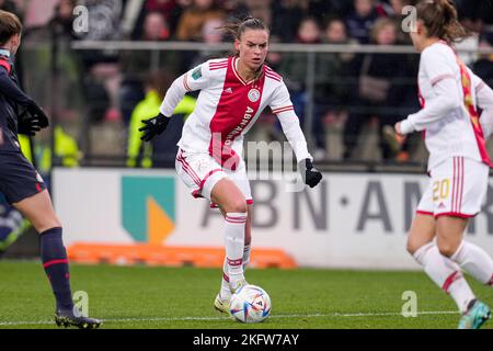 DUIVENDRECHT, NIEDERLANDE - 20. NOVEMBER: Romee Leuchter von Ajax während des niederländischen Azerion Womens Eredivisie-Spiels zwischen Ajax und PSV Eindhoven am 20. November 2022 in De Toekomst in Duivendrecht, Niederlande (Foto: Patrick Goosen/Orange Picches) Stockfoto