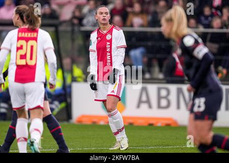 DUIVENDRECHT, NIEDERLANDE - 20. NOVEMBER: Romee Leuchter von Ajax während des niederländischen Azerion Womens Eredivisie-Spiels zwischen Ajax und PSV Eindhoven am 20. November 2022 in De Toekomst in Duivendrecht, Niederlande (Foto: Patrick Goosen/Orange Picches) Stockfoto