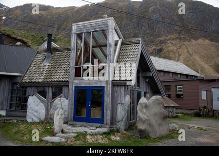 Vikten ist ein kleines Dorf auf der Insel Flakstadøya des Lofoten-Archipels im Bezirk Nordland in Norwegen Stockfoto