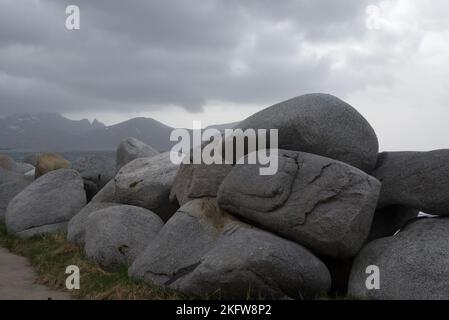 Vikten ist ein kleines Dorf auf der Insel Flakstadøya des Lofoten-Archipels im Bezirk Nordland in Norwegen Stockfoto