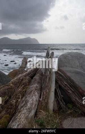 Vikten ist ein kleines Dorf auf der Insel Flakstadøya des Lofoten-Archipels im Bezirk Nordland in Norwegen Stockfoto