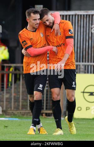 Deinzes Dylan De Belder feiert nach einem Treffer bei einem Fußballspiel zwischen KMSK Deinze und Lierse Kempenzonen am Sonntag, 20. November 2022 in Deinze, am 14. Tag der 'Challenger Pro League' 2022-2023, 1B. Division der belgischen Meisterschaft. BELGA FOTO KURT DESPLENTER Stockfoto