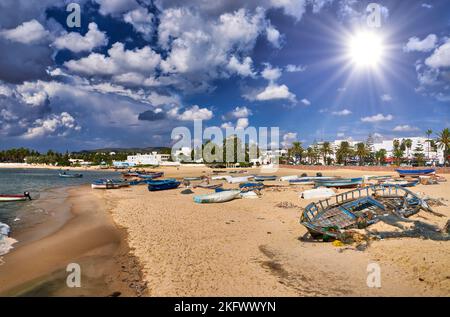 Boote auf Sunny beach Hammamet in Tunesien, Mittelmeer, Afrika, HDR Stockfoto