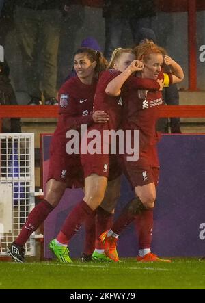 Crawley, Großbritannien. 20.. November 2022. Crawley, England, November 20. 2022: Rachel Furness (10 Liverpool) feiert nach dem dritten Tor ihres Teams das Barclays Womens Super League Fußballspiel zwischen Brighton und Liverpool im Broadfield Stadium in Crawley, England. (James Whitehead/SPP) Quelle: SPP Sport Press Foto. /Alamy Live News Stockfoto