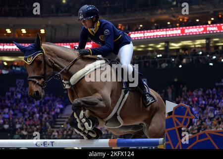 Prag, Tschechische Republik. 20.. November 2022. EquestrianANNA KELNEROVA der PRAGER LÖWEN im GCL Super Cup Finale während der Longines Global Champions Playoffs 2022 in Prag in der Tschechischen Republik. (Bild: © Slavek Ruta/ZUMA Press Wire) Bild: ZUMA Press, Inc./Alamy Live News Stockfoto