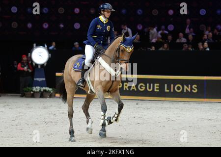 Prag, Tschechische Republik. 20.. November 2022. EquestrianANNA KELNEROVA der PRAGER LÖWEN im GCL Super Cup Finale während der Longines Global Champions Playoffs 2022 in Prag in der Tschechischen Republik. (Bild: © Slavek Ruta/ZUMA Press Wire) Bild: ZUMA Press, Inc./Alamy Live News Stockfoto