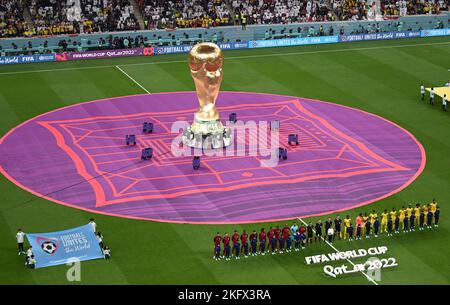 Al Chaur, Katar. 20.. November 2022. Fußball, Weltmeisterschaft 2022 in Katar, Katar - Ecuador, Vorrunde, Gruppe A, Matchday 1, Das Eröffnungsspiel im Al-Bait Stadium ist vor Beginn des Spiels auf dem Spielfeld. Kredit: Robert Michael/dpa/Alamy Live Nachrichten Stockfoto