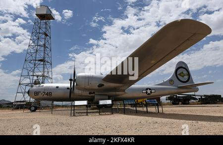 B-29 Super Festung in der heißen Wüste von New Mexico. Stockfoto