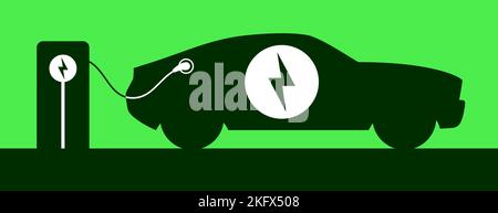 Elektroauto laden auf der Station flach Stil Silhouette Vektor-Illustration. Grüner Hybrid-EV-Sportwagen mit Spannungssymbol, der eine Batterie füllt. Stock Vektor