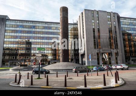 Charleroi, Belgien, 11. November 2022. Das Finanzministerium mit der Martin Ankh-Kolumne Stockfoto