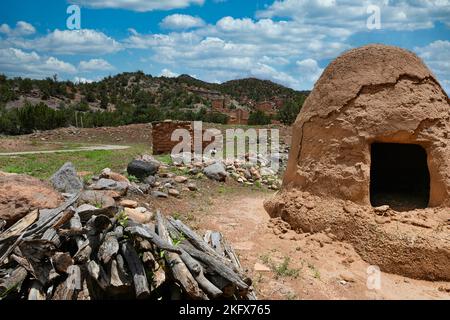 Traditioneller Horno Ofen an der Jemez Historical Site in New Mexico Stockfoto