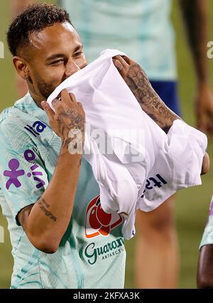 Doha, Catar. 20.. November 2022. Neymar Jr. während des Trainings der brasilianischen Nationalmannschaft zur FIFA Fußball-Weltmeisterschaft Katar 2022 in Doha, Katar. Kredit: Rodolfo Buhrer/La Imagem/FotoArena/Alamy Live Nachrichten Stockfoto