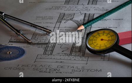 Zeichnungswerkzeuge für handgezeichnete Architekturpläne Stockfoto