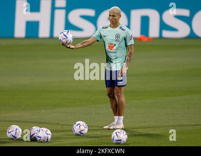 Doha, Catar. 20.. November 2022. Richarlisson beim Training der brasilianischen Nationalmannschaft für die FIFA Fußball-Weltmeisterschaft Katar 2022 in Doha, Katar. Kredit: Rodolfo Buhrer/La Imagem/FotoArena/Alamy Live Nachrichten Stockfoto