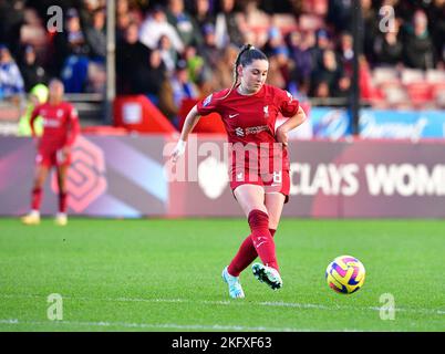 Crawley, Großbritannien. 20.. November 2022. Charlotte Wardlaw aus Liverpool während des FA Women's Super League-Spiels zwischen Brighton & Hove Albion Women und Liverpool Women am 20. 2022. November im People's Pension Stadium in Crawley, Großbritannien. (Foto von Jeff Mood/phcimages.com) Quelle: PHC Images/Alamy Live News Stockfoto