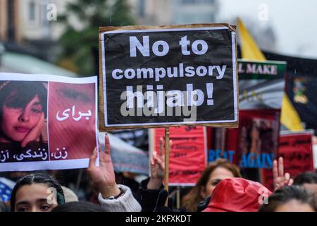 Demonstration in den Straßen von Brüssel gegen Mollahs, Folter, Hijab und Druck gegen Frauen im Iran - Nein zur obligatorischen Hijab |-Demonstration Stockfoto