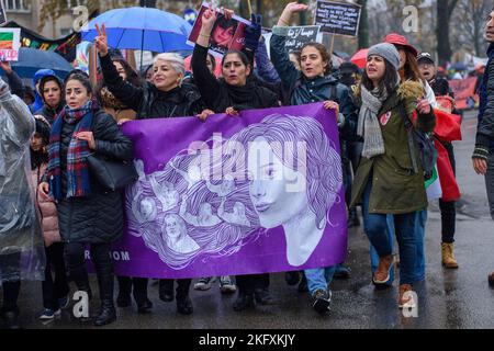 Demonstration in den Brüsseler Straßen gegen Mollahs, Folter, Hijab und Druck gegen Frauen im Iran, Demonstration dans les rues de Bruxelles Stockfoto