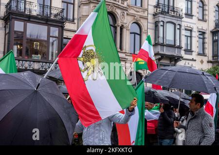 Demonstration in den Brüsseler Straßen gegen Mollahs, Folter, Hijab und Druck gegen Frauen im Iran, Demonstration dans les rues de Bruxelles Stockfoto