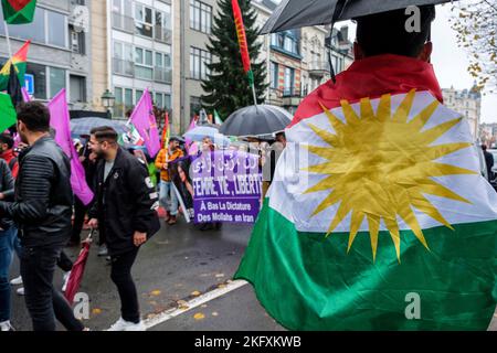 Demonstration in den Brüsseler Straßen gegen Mollahs, Folter, Hijab und Druck gegen Frauen im Iran, Demonstration dans les rues de Bruxelles Stockfoto