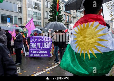 Demonstration in den Brüsseler Straßen gegen Mollahs, Folter, Hijab und Druck gegen Frauen im Iran, Demonstration dans les rues de Bruxelles Stockfoto