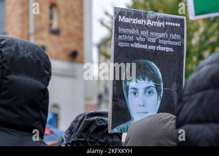 Demonstration in den Brüsseler Straßen gegen Mollahs, Folter, Hijab und Druck gegen Frauen im Iran, Demonstration dans les rues de Bruxelles Stockfoto