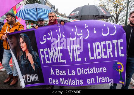 Demonstration in den Brüsseler Straßen gegen Mollahs, Folter, Hijab und Druck gegen Frauen im Iran, Demonstration dans les rues de Bruxelles Stockfoto