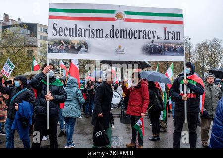 Demonstration in den Brüsseler Straßen gegen Mollahs, Folter, Hijab und Druck gegen Frauen im Iran, Demonstration dans les rues de Bruxelles Stockfoto