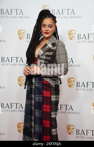 Izuka Hoyle kommt bei den BAFTA Scotland Awards im DoubleTree by Hilton Glasgow Central an. Bilddatum: Sonntag, 20. November 2022. Stockfoto